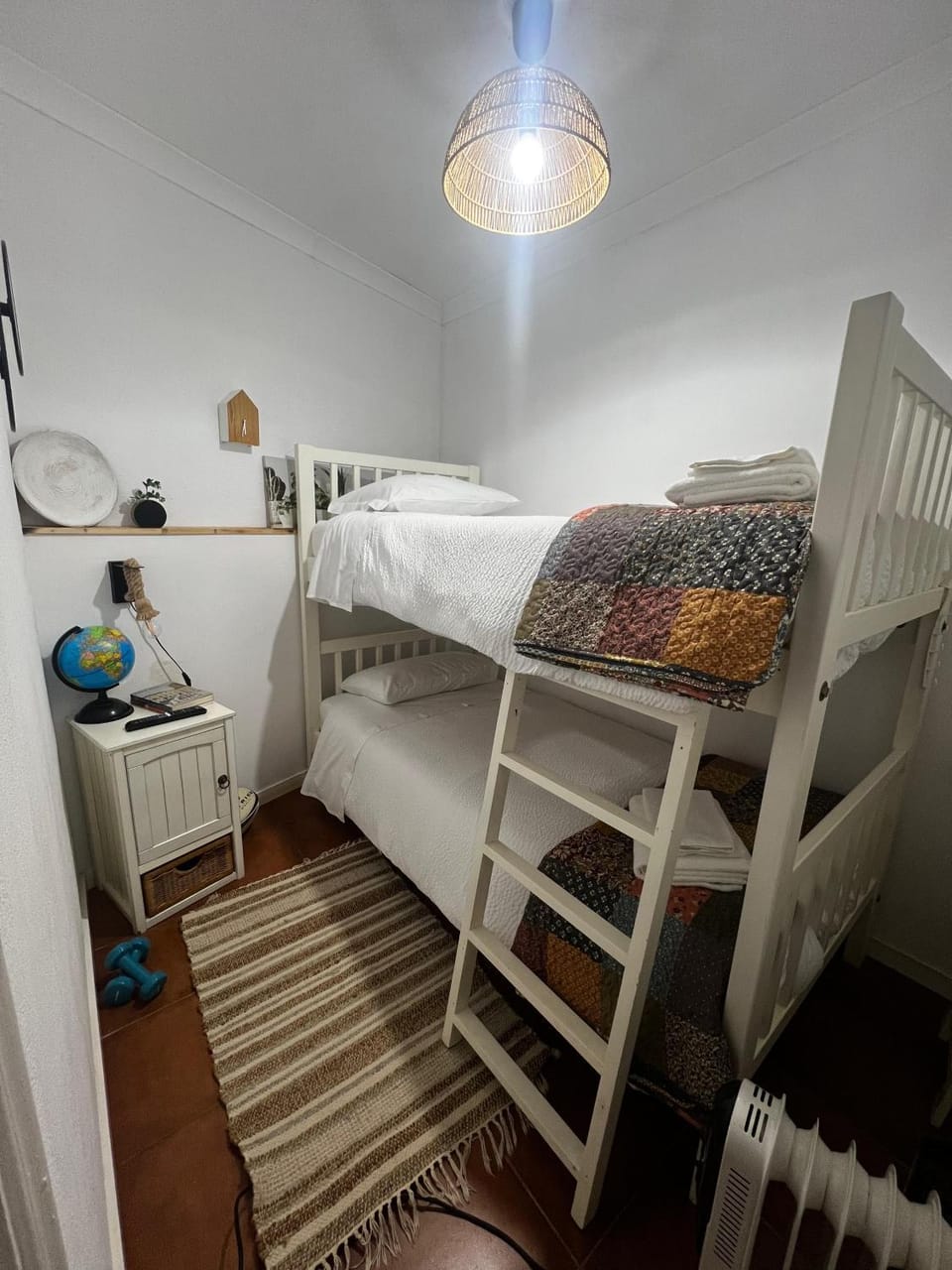 Bedroom, bunk bed