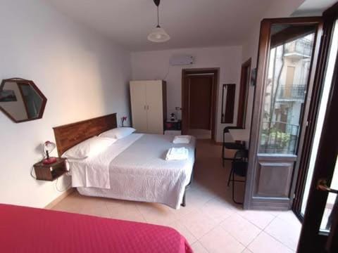 Desiree's Rooms - n 2 camere con bagno privato e balcone Apartment in Basilicata