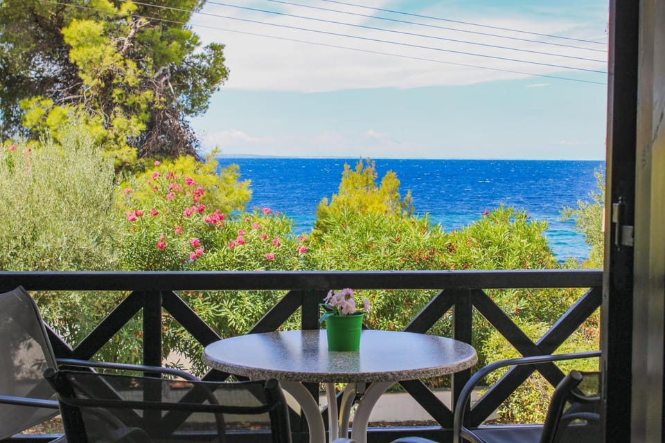 Day, Balcony/Terrace, Dining area, Garden view, Sea view