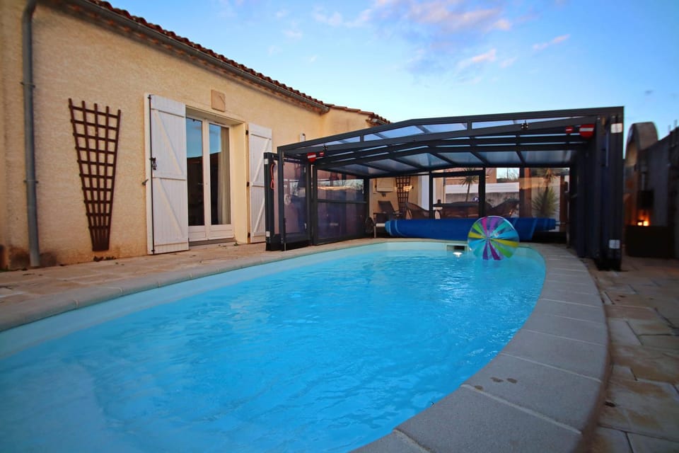 Swimming pool, Swimming pool