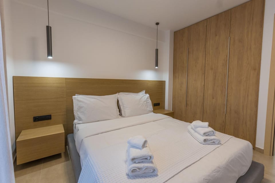 Bed, Bedroom, towels, wardrobe