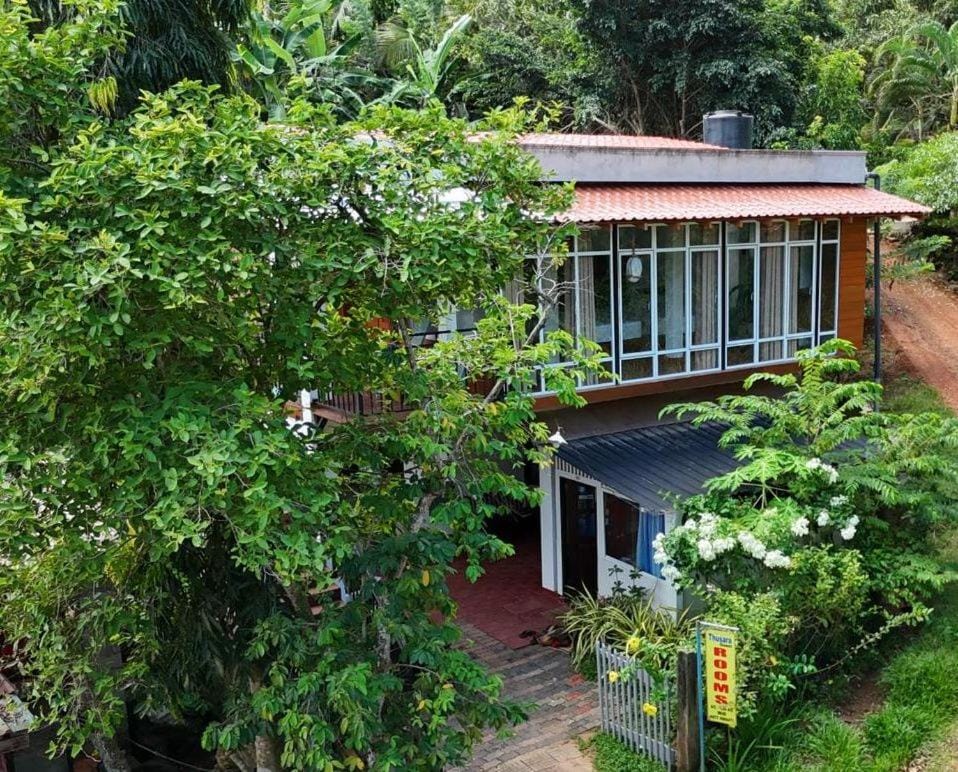Thusara Guesthouse Bed and Breakfast in Mirissa