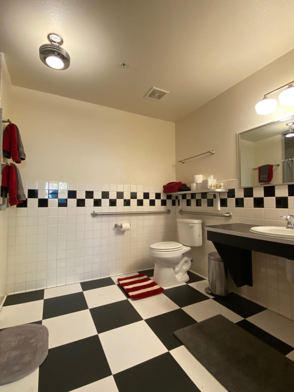 Toilet, Bathroom, towels