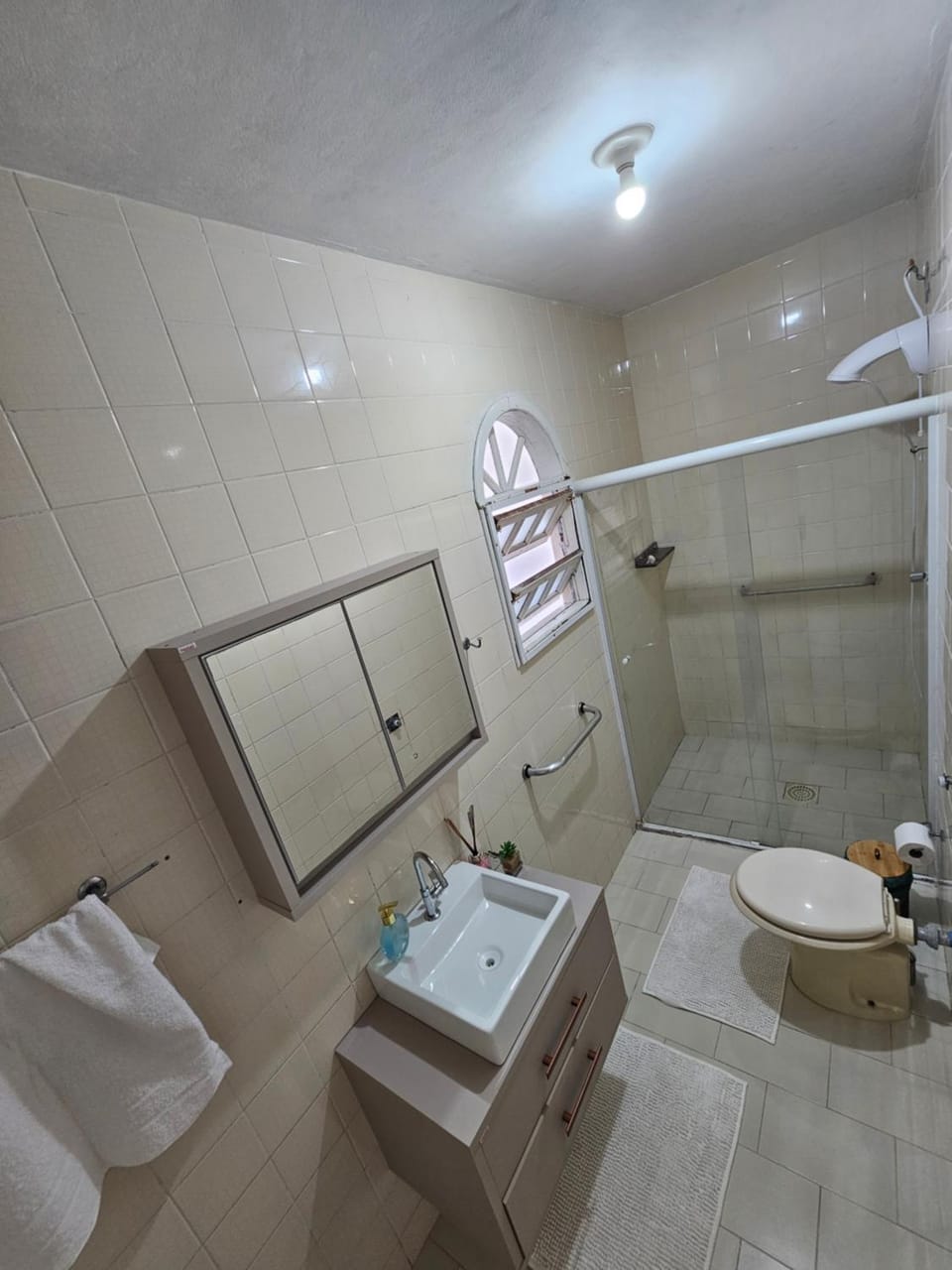 Shower, Toilet, Bathroom