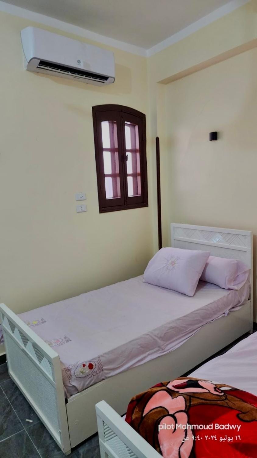 Bed, Photo of the whole room, Bedroom, air conditioner