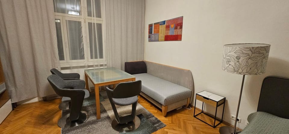 Living room, Photo of the whole room, Seating area, Dining area