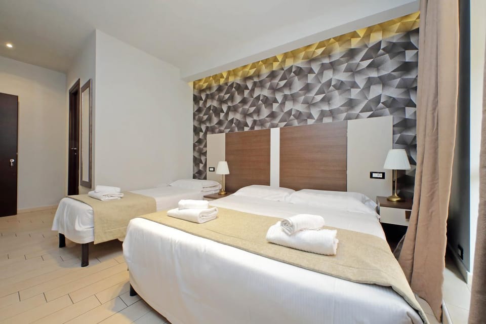 Bed, Photo of the whole room, heating, internet, towels, air conditioner