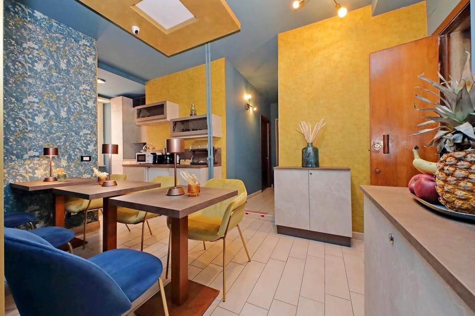 Kitchen or kitchenette, Lobby or reception, Seating area, Breakfast