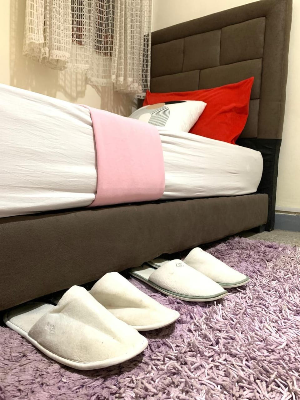 Bed, towels