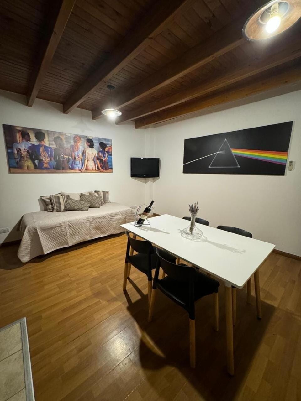 TV and multimedia, Dining area