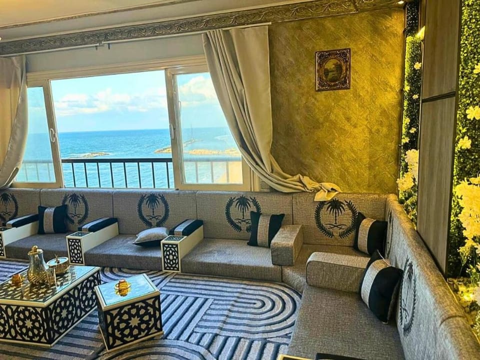 شقة سرايا الخليج صف اول علي البحر كلها علي البحر Apartment in Alexandria