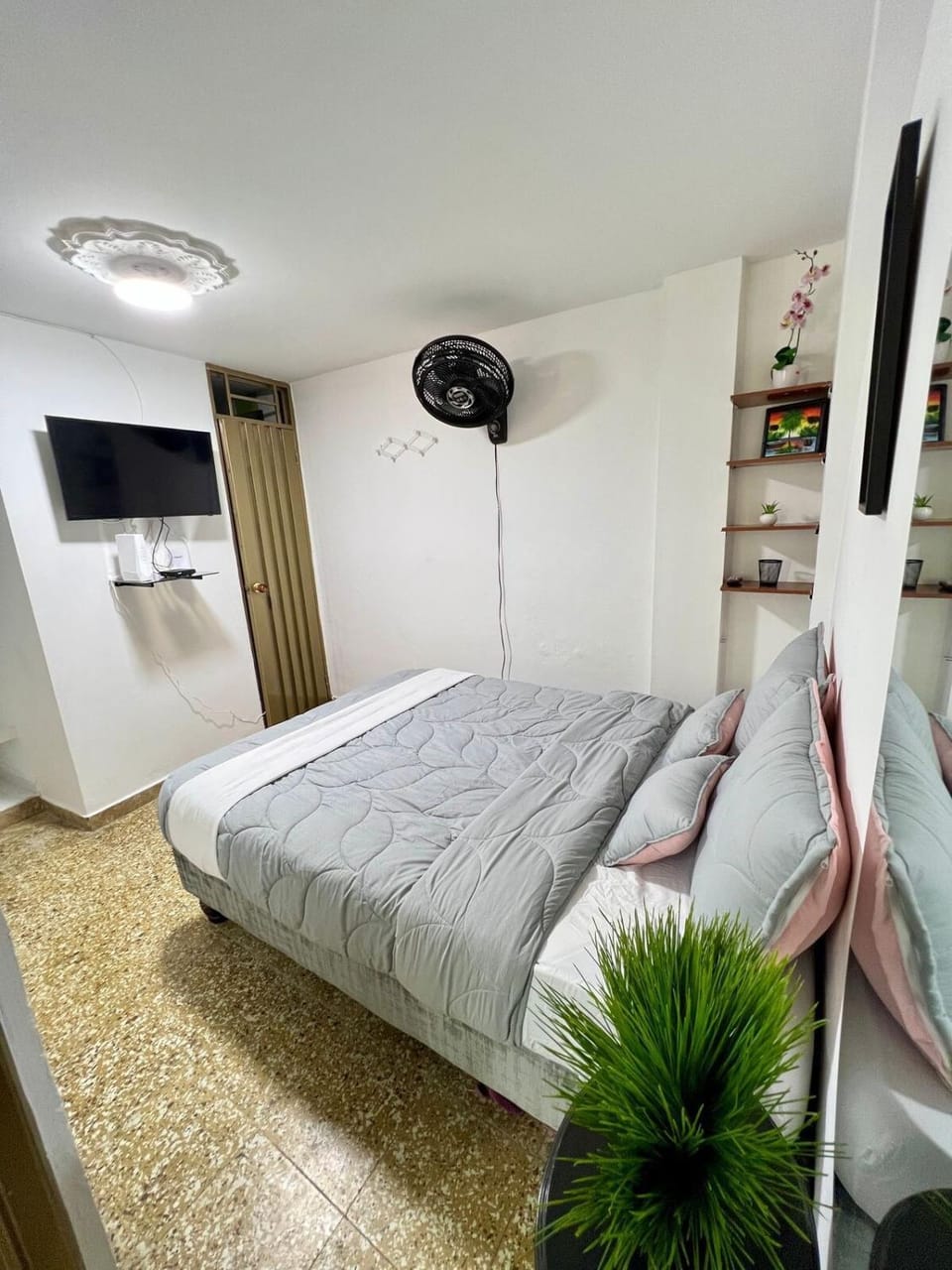Apartamento independiente en san Antonio zona turística Apartment in Cali