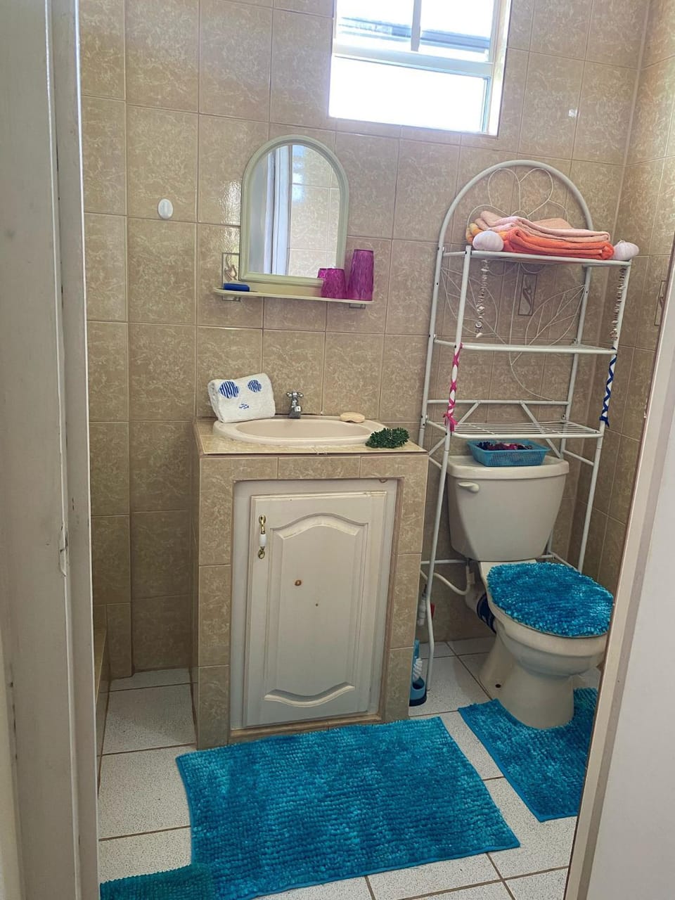 Toilet, Bathroom, towels