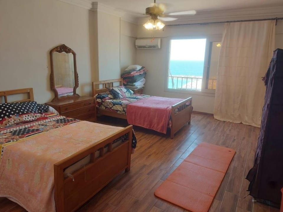شقه كلها علي البحر غرفتين نوم و 2 حمام الدور التاسع Apartment in Alexandria