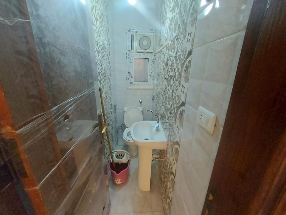 شقه كلها علي البحر غرفتين نوم و 2 حمام الدور التاسع Apartment in Alexandria