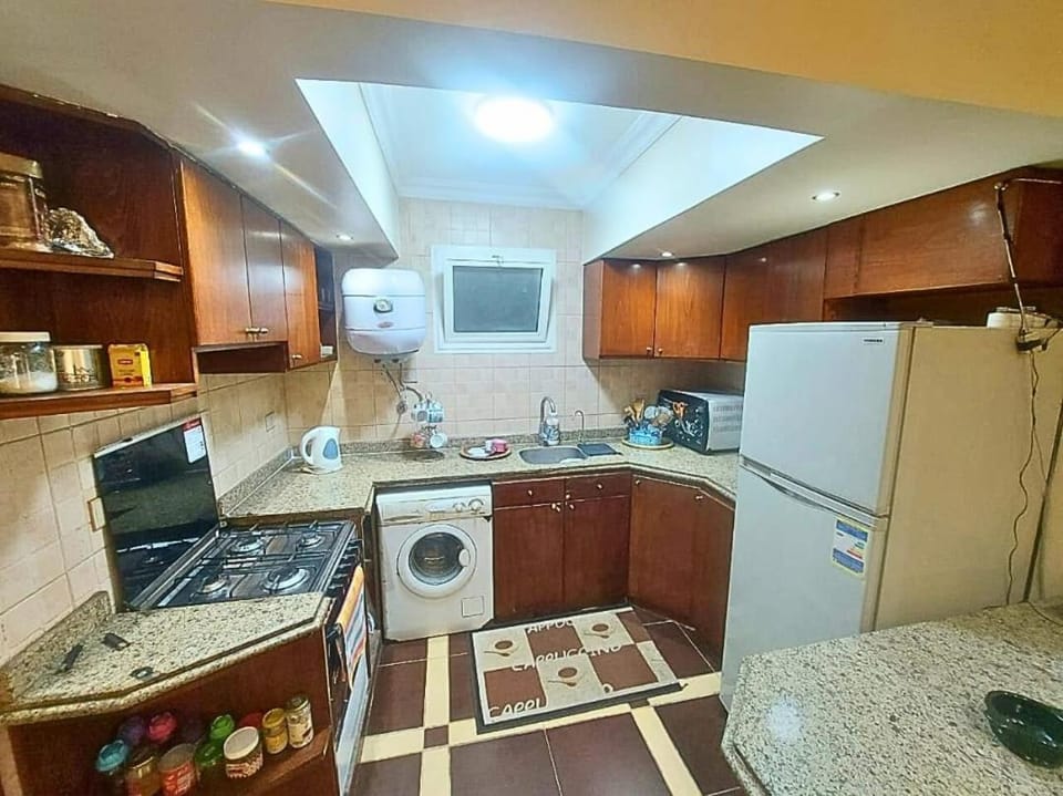 شقه صف اول علي البحر كلها علي البحر Apartment in Alexandria