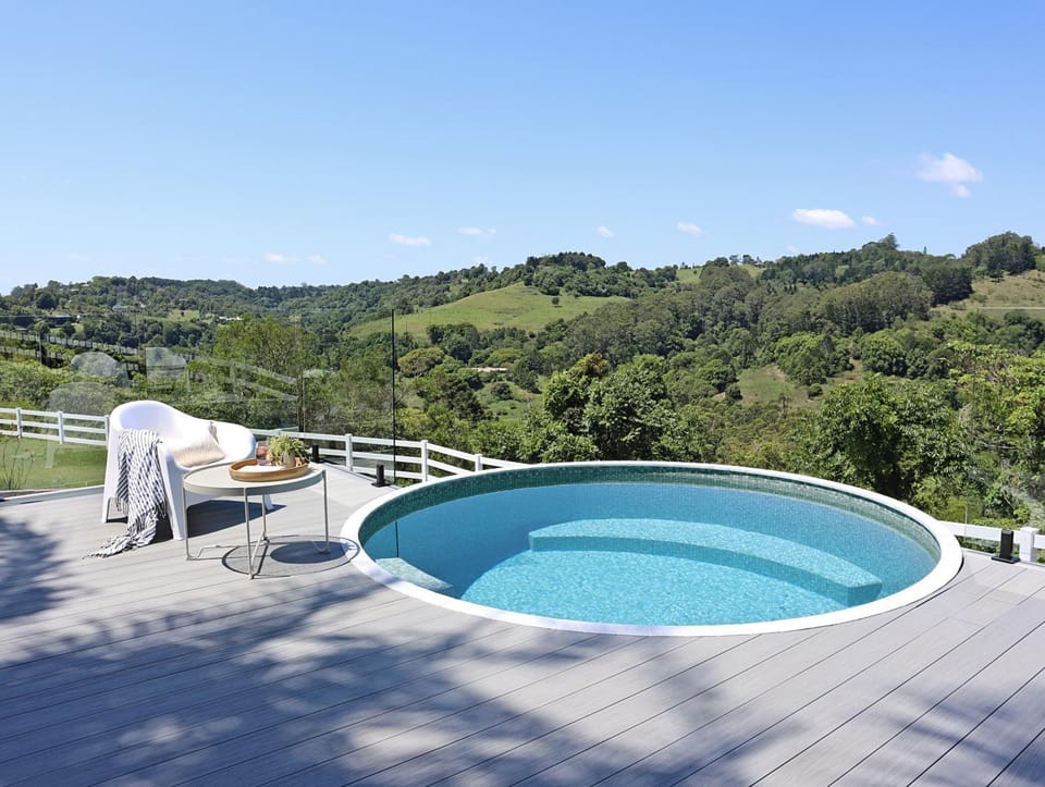 Mountain view, Pool view, Swimming pool