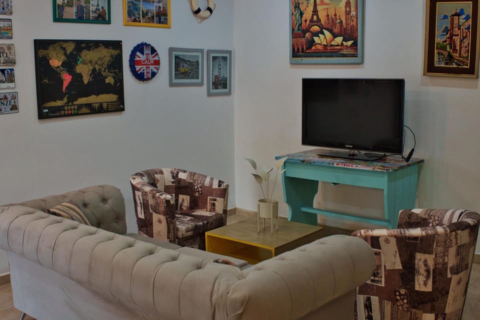 Communal lounge/ TV room