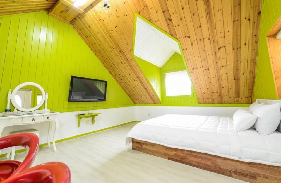 Gyeongju Magic Castle Pension Pets Friendly Bed and Breakfast in South Korea