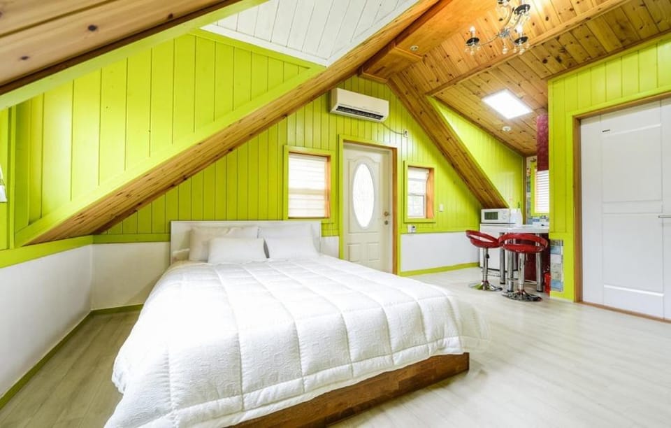 Gyeongju Magic Castle Pension Pets Friendly Bed and Breakfast in South Korea