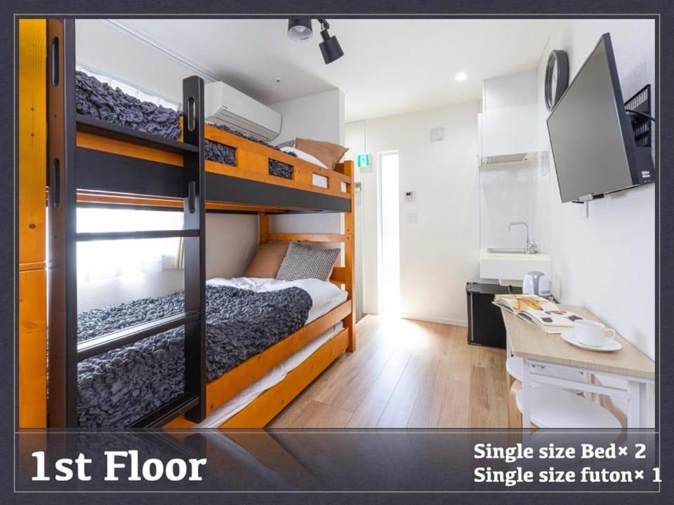 Communal lounge/ TV room, TV and multimedia, Bedroom