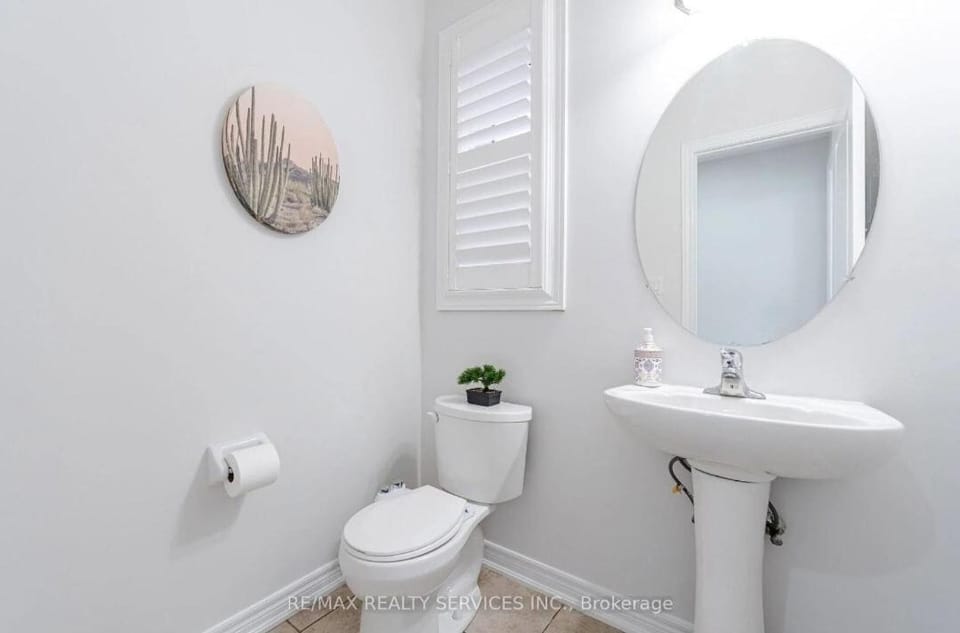 Beautiful 4 bed 3 master bedrooms-pvt washrooms Apartment in Halton Hills