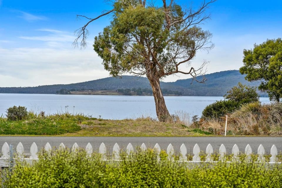 Coastal Retreat House in Dover