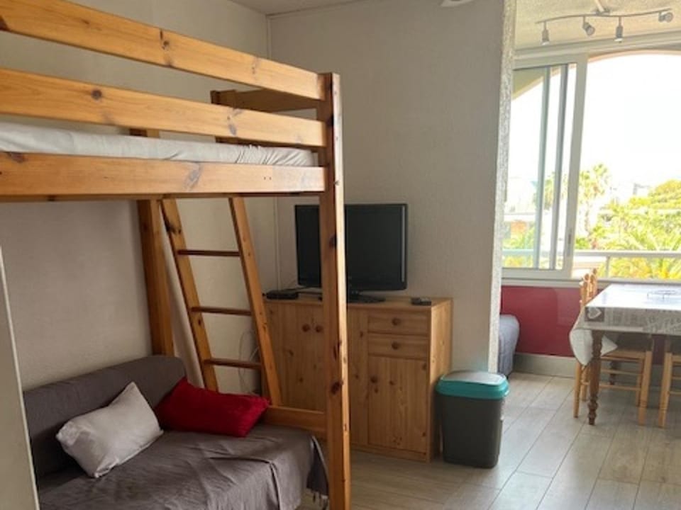 Studio avec parking privé à 500m de la plage - FR-1-338-603 Apartment in Occitanie