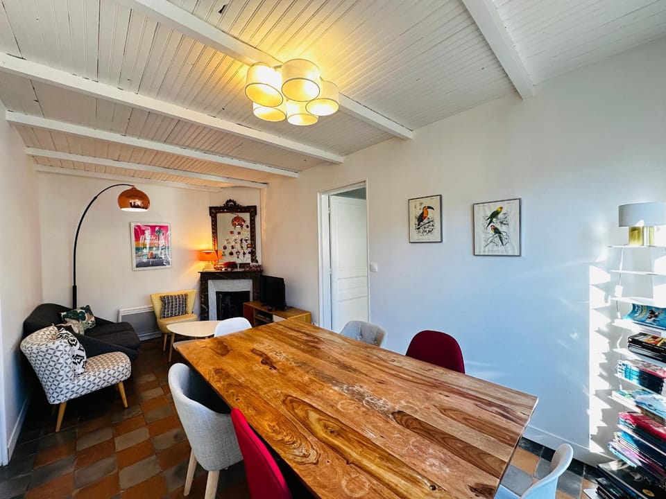 Charmante maisonnette à Fouras, 200m de la plage, idéale pour 4 personnes - FR-1-709-86 House in Fouras