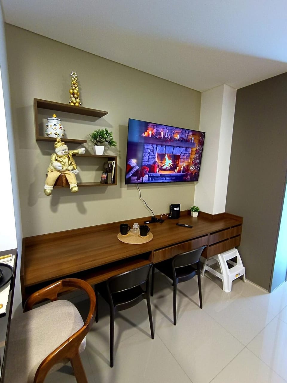 TV and multimedia, Seating area