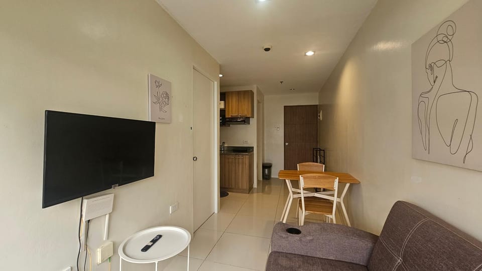 Minimalist 1 BR - Wifi, Netflix, Pool, Gym Apartment in Cebu City