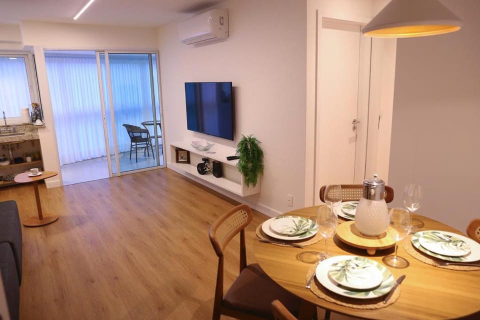 Communal lounge/ TV room, Communal lounge/ TV room, TV and multimedia, Living room, Seating area, Dining area, air conditioner