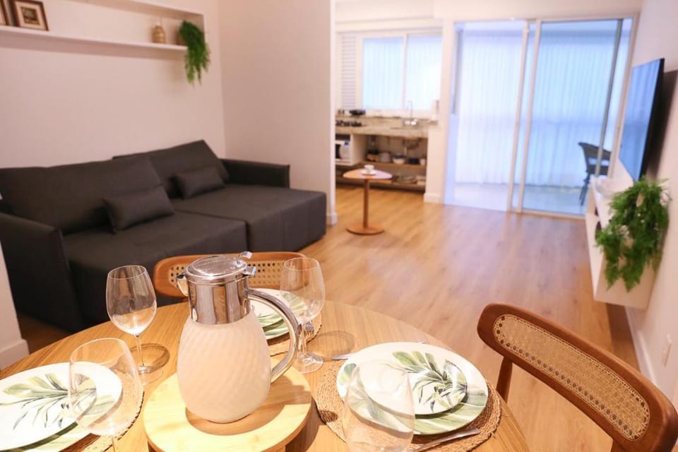 Communal lounge/ TV room, TV and multimedia, Living room, Seating area, Dining area