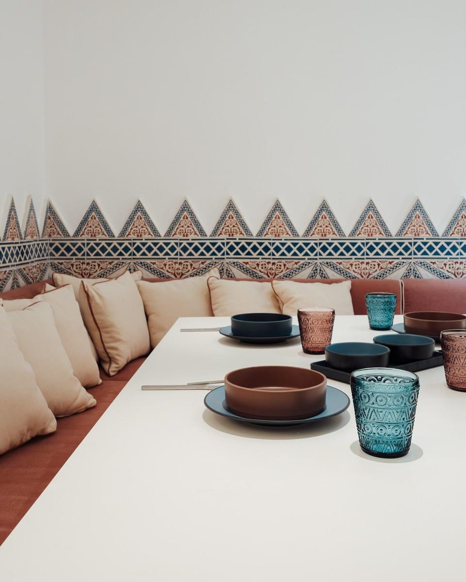 Living room, Photo of the whole room, Seating area