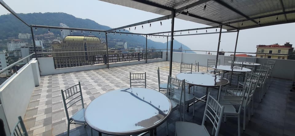 View (from property/room), Balcony/Terrace, Seating area, Dining area