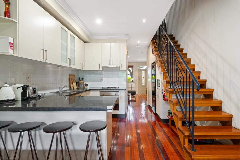 Spacious 2-Bed Townhouse with Garage & Patio House in Sydney