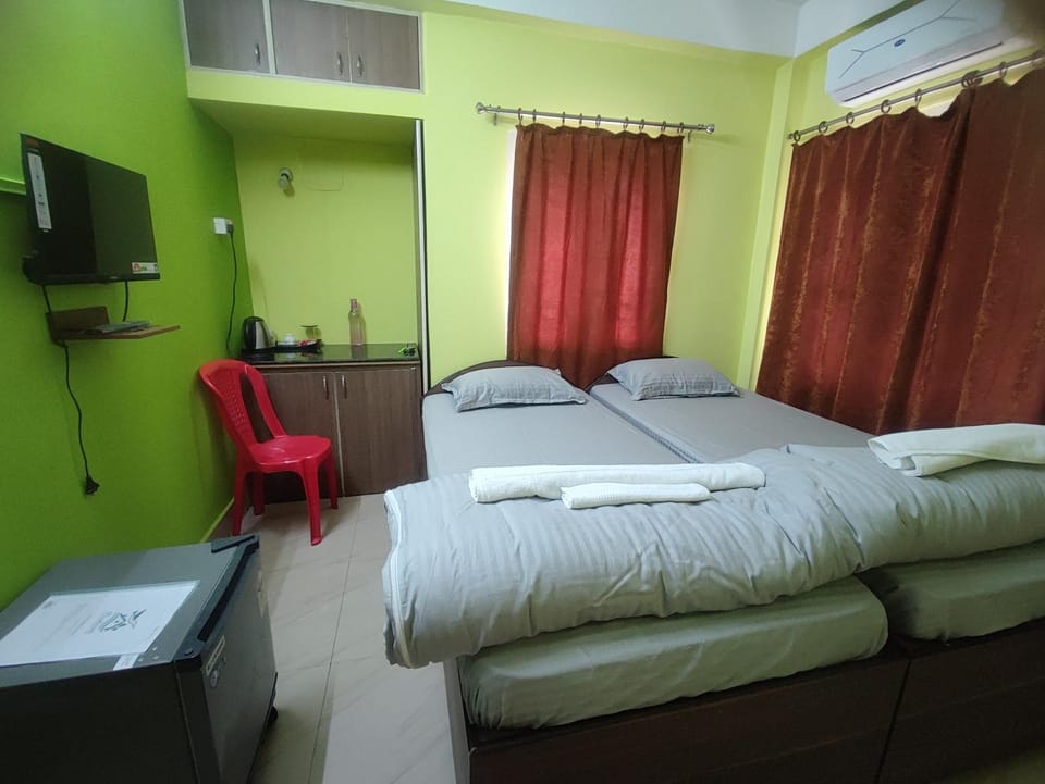 Bed, TV and multimedia, Coffee/tea facilities, Photo of the whole room, air conditioner