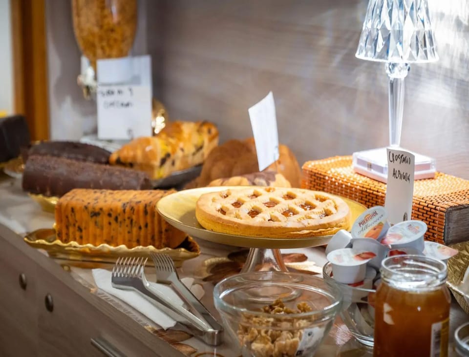 Food and drinks, Food
