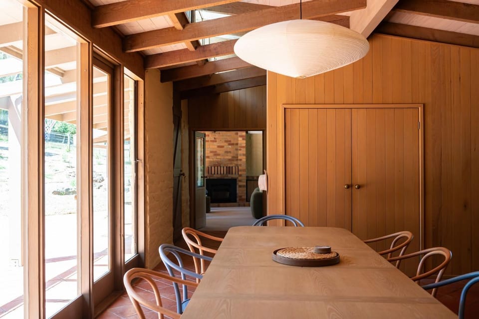 Seating area, Dining area
