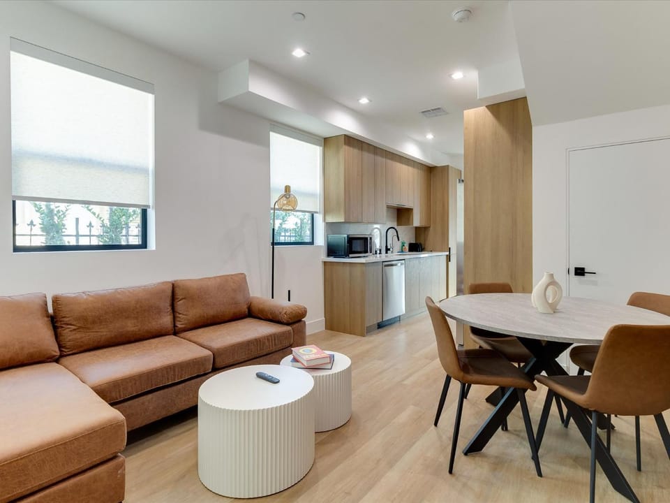 Living room, Seating area, Dining area