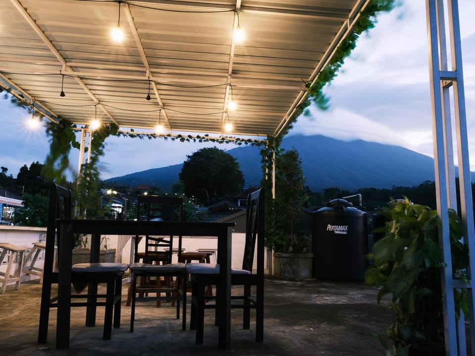 Restaurant/places to eat, Dining area, Mountain view