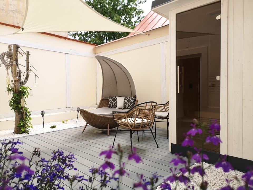 Off site, Garden, Balcony/Terrace, Seating area, Garden view
