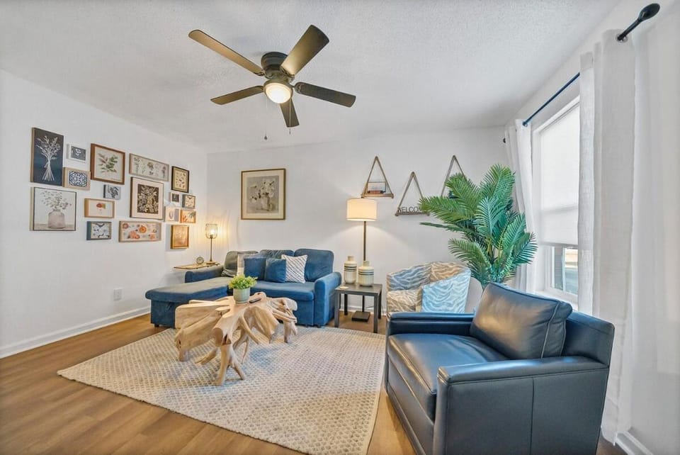 Chic & Modern 2BD Near CAE House in Cayce