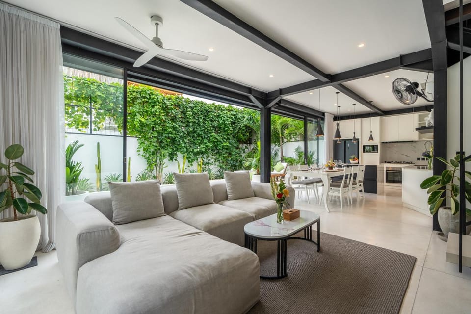 Communal lounge/ TV room, Living room