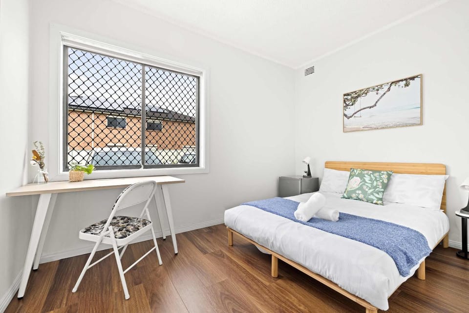 Double Room - Prime location - Convenient Spot in Auburn - Shared Bathroom Bed and Breakfast in Sydney