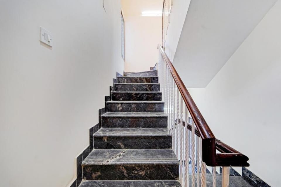 Redfox Hotel - Near US Biometric Vacation rental in Chennai