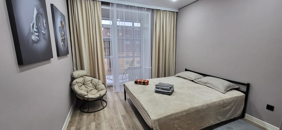 Bed, Bedroom, towels
