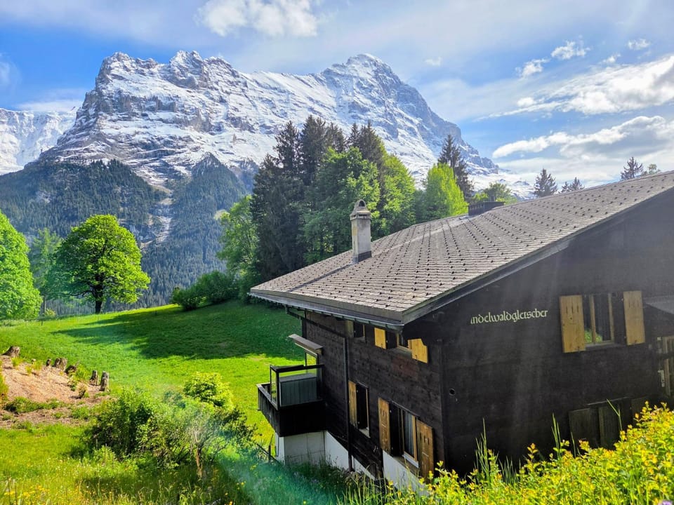Property building, Nearby landmark, Spring, Day, Natural landscape, Summer, View (from property/room), Mountain view