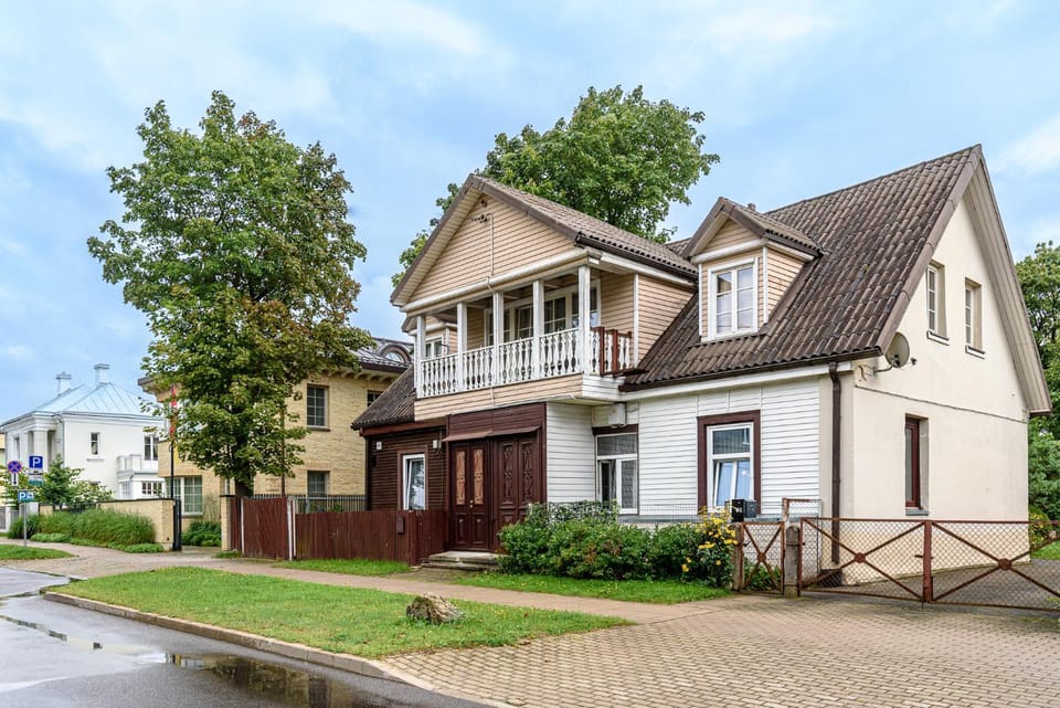 Property building, Day, Neighbourhood, Street view
