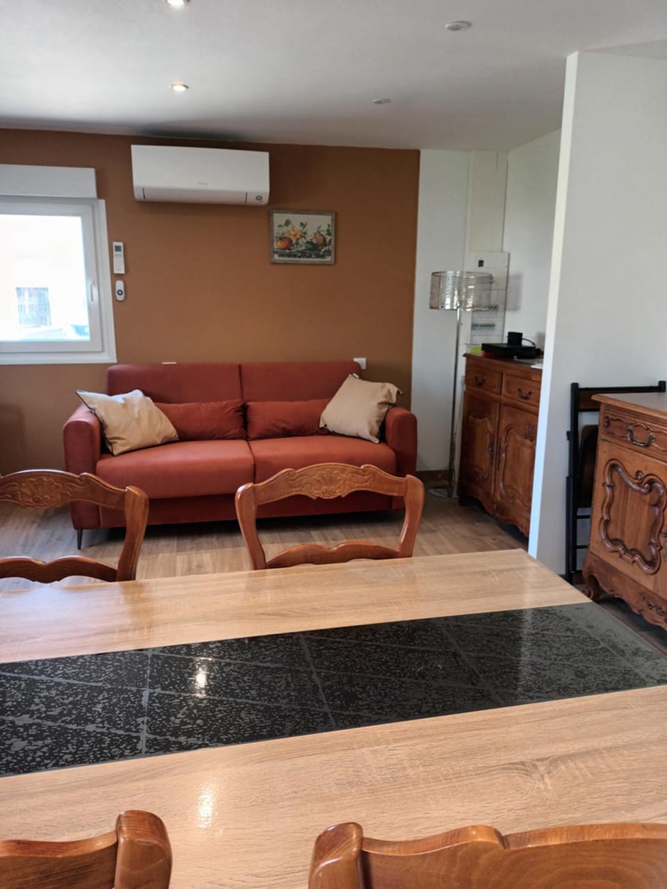 Living room, air conditioner